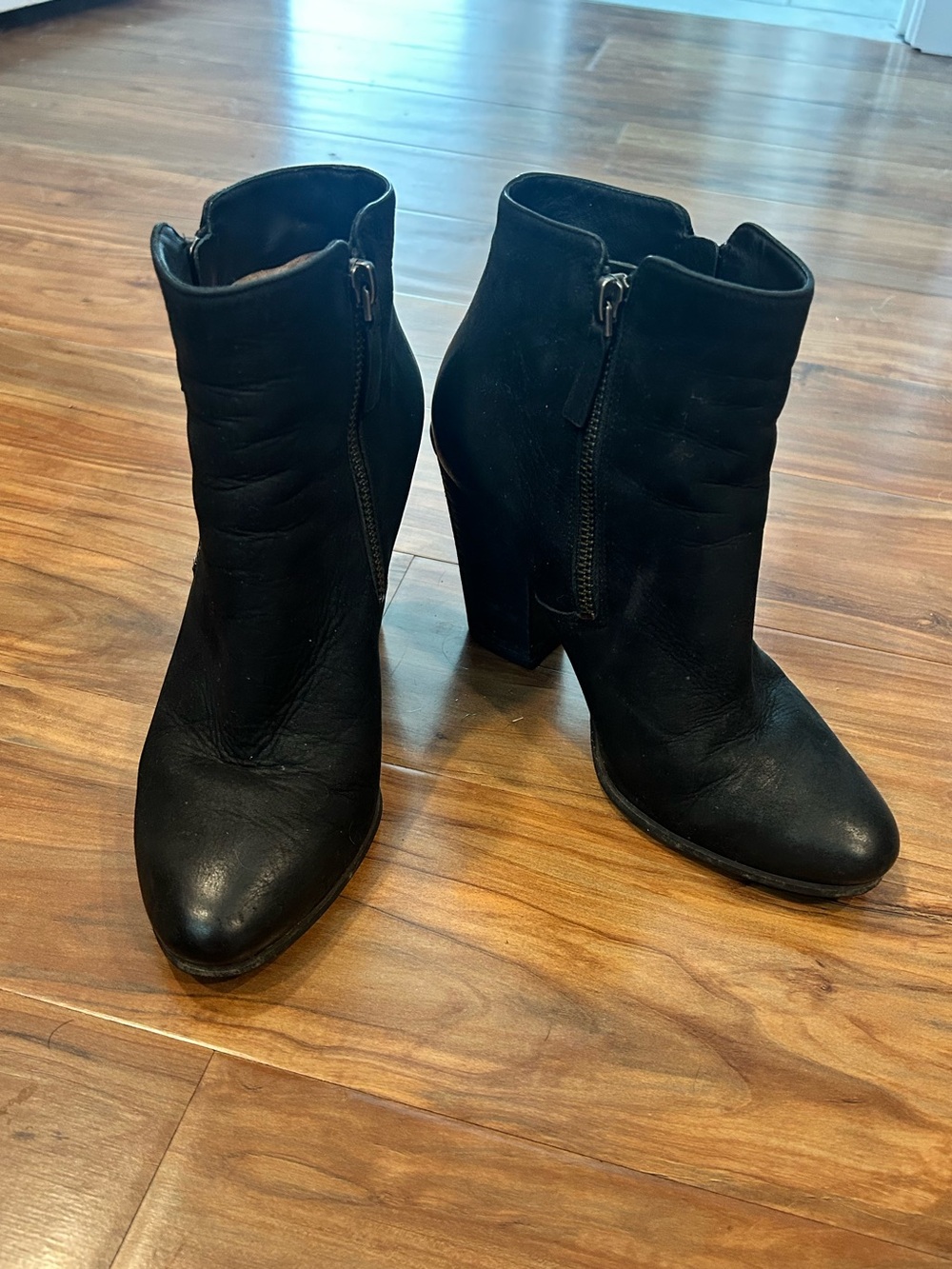 Michael Kors Denver Black Leather Booties Size 7.5